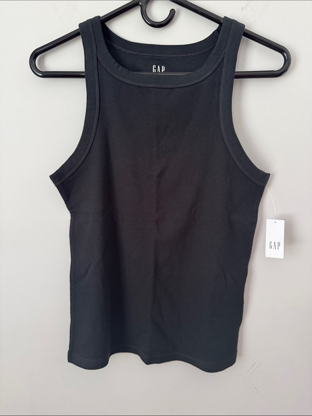 🆕GAP Women's Light Black Racerback Ribbed Tank - M